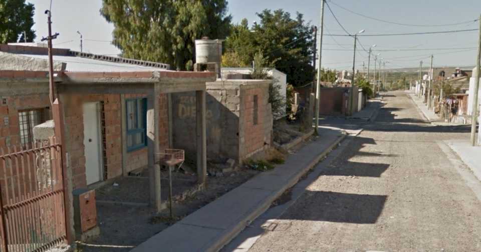 “Mi hijo intentó degollarme”: la desesperada acusación de un hombre en Trelew