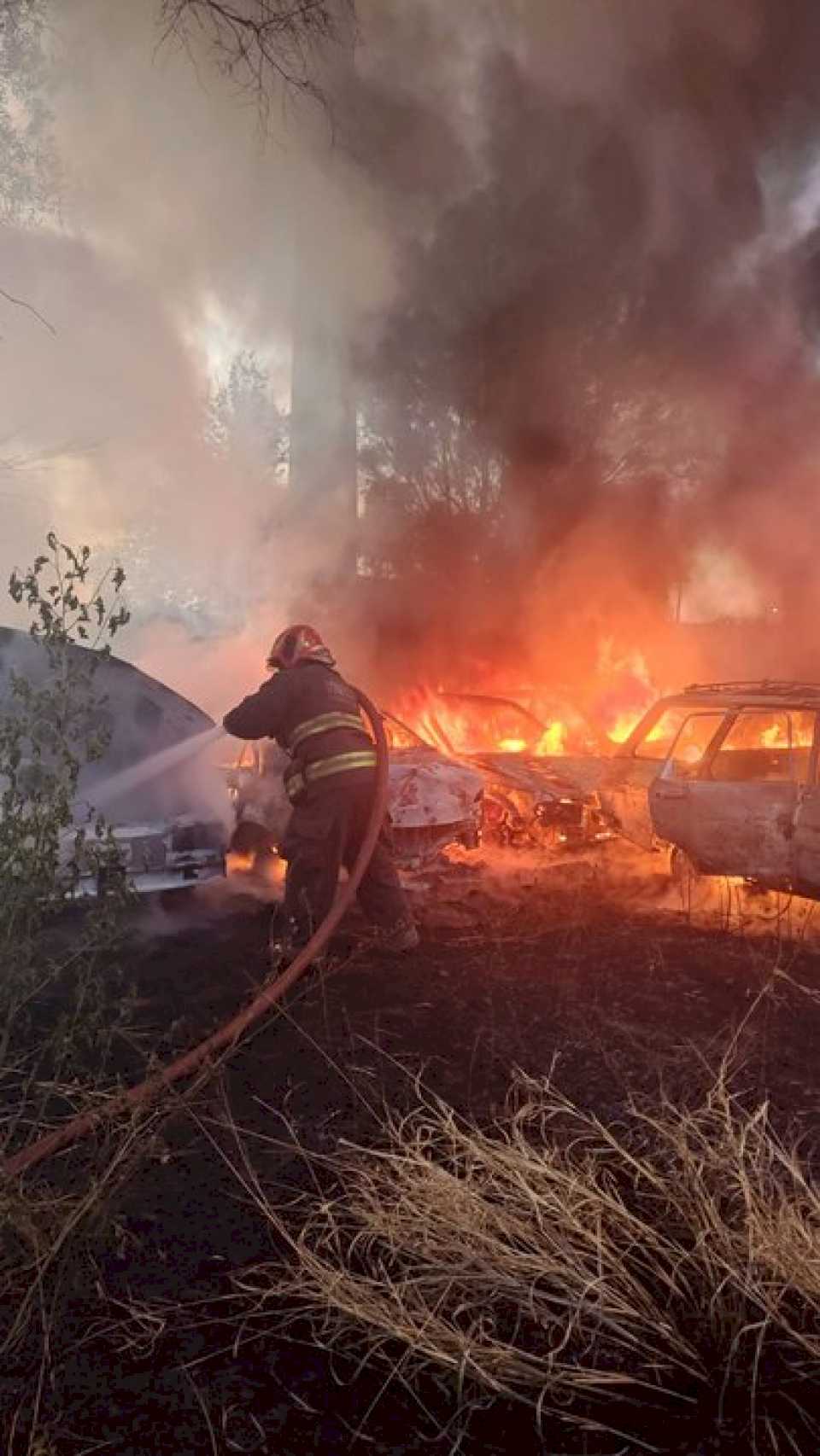 tercer-incendio-en-15-dias:-volvio-a-arder-un-deposito-municipal-de-cordoba