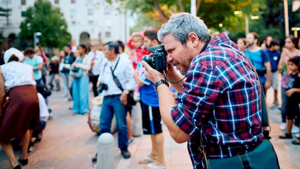 el-fotografo-gustavo-parra-que-se-accidento-con-su-moto-en-guaymallen,-sigue-estable-e-internado-en-terapia