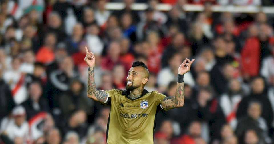 River vs Colo-Colo, por la Copa Libertadores: Arturo Vidal pasó de los gestos a los hinchas a una ‘siesta’ en el gol de Colidio y el ridículo ante Armani