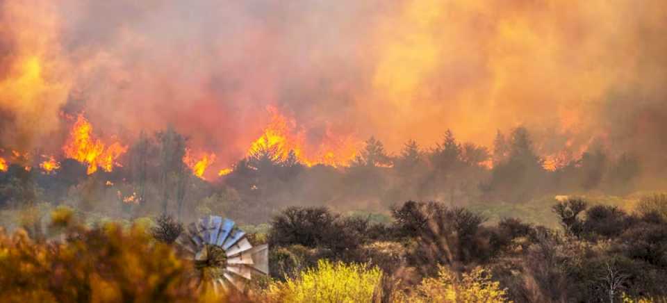 LA RIOJA OFRECIÓ A CÓRDOBA COLABORAR EN EL COMBATE CONTRA LOS INCENDIOS