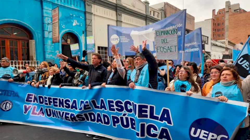 uepc-adhiere-al-paro-y-marcha-federal-educativa