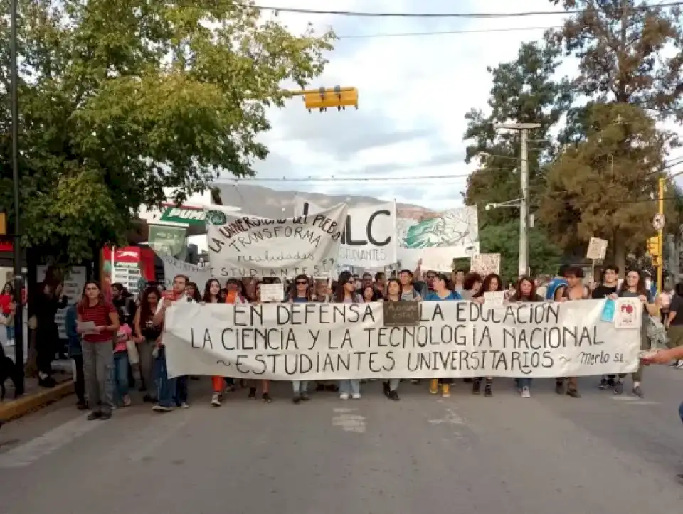 convocatoria-a-la-marcha-en-defensa-de-las-universidades-publicas