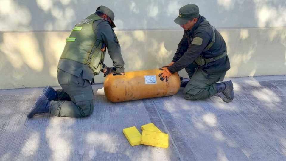 volcan:-encontraron-un-tanque-de-gnc-con-mas-de-23-kilos-de-cocaina