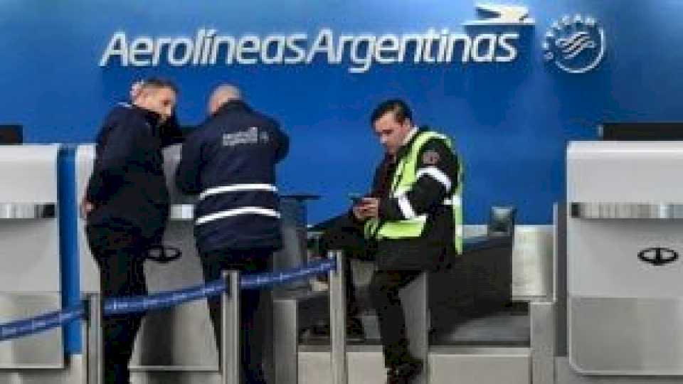 javier-milei-firmara-un-decreto-para-privatizar-aerolineas-argentinas-en-medio-de-tensiones-gremiales