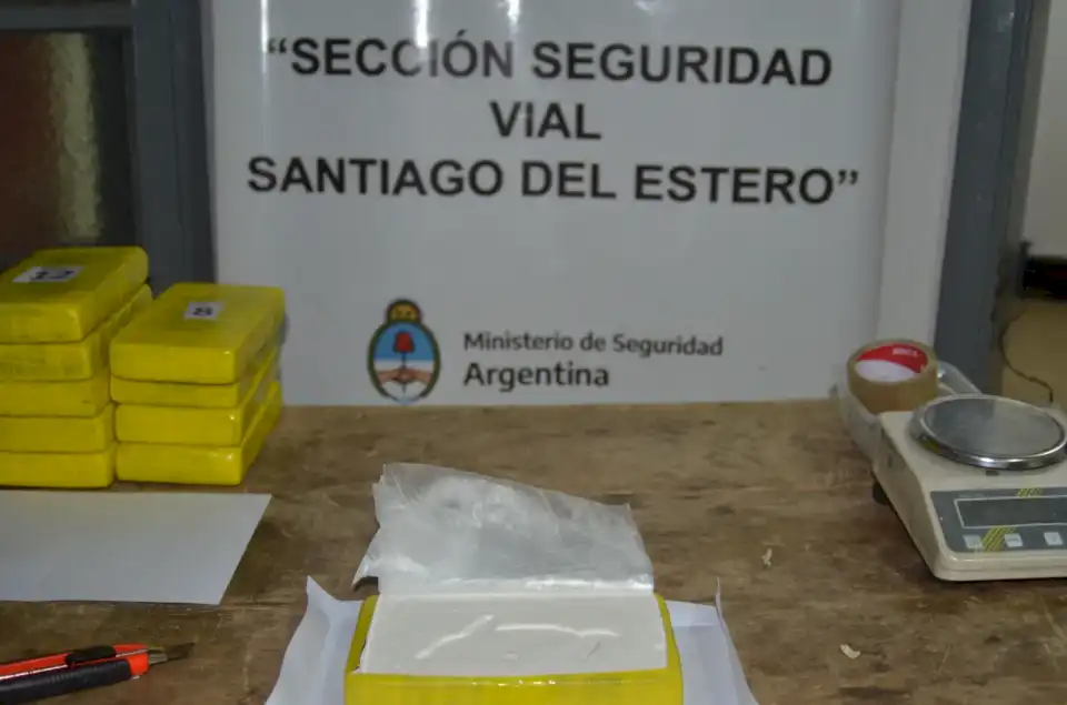 desde-salta.-llevaban-droga-con-el-sello-del-delfin-en-un-tour-de-compras