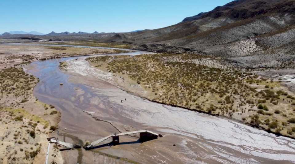 la-fiebre-del-litio-deja-pueblos-sedientos