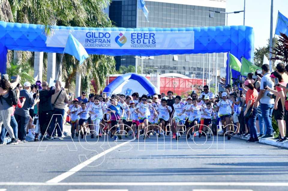 mes-del-empleado-publico:-como-cierre-de-las-olimpiadas-se-realizo-una-carrera-en-la-costanera