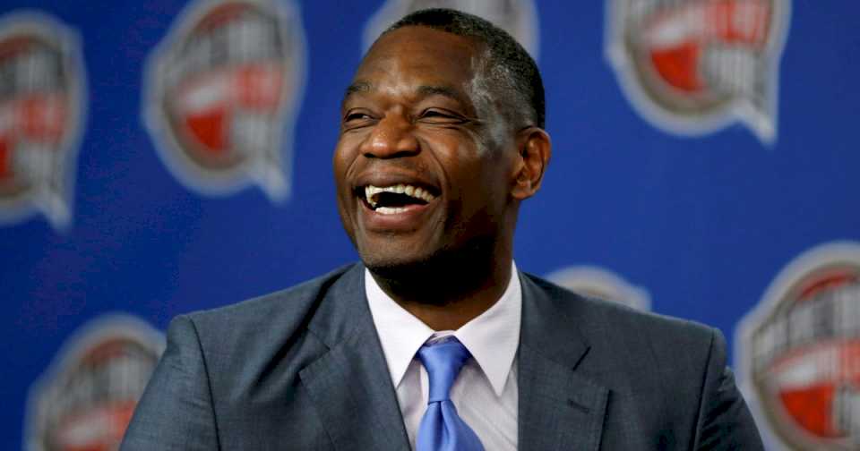 Murió Dikembe Mutombo, una estrella de la NBA que brilló en los tiempos de Michael Jordan y fue uno de los mejores defensores de la historia