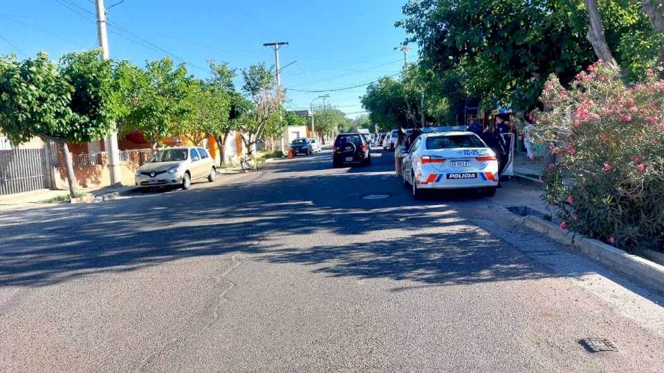 un-motociclista-quedo-internado-tras-impactar-con-una-camioneta