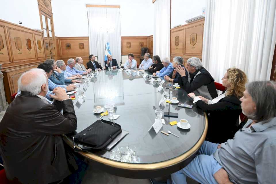 guillermo-francos-se-reunio-con-integrantes-de-la-cgt