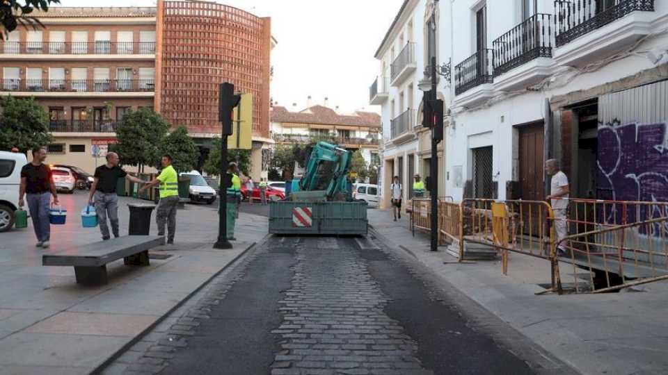 comienza-el-corte-al-trafico-de-la-calle-alfaros-por-las-obras-de-remodelacion