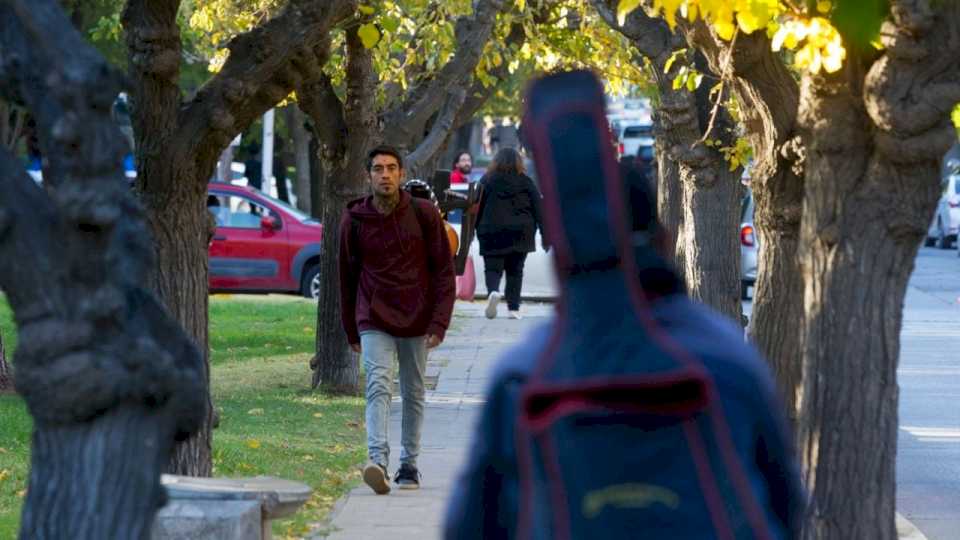 clima-en-neuquen:-octubre-llegara-con-heladas-en-el-valle-e-inestabilidad-en-la-cordillera