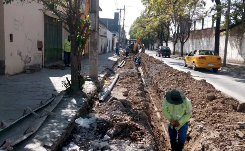 agua-potable-continua-con-los-recambios-de-redes-y-conexiones-domiciliarias-en-la-capital-jujena