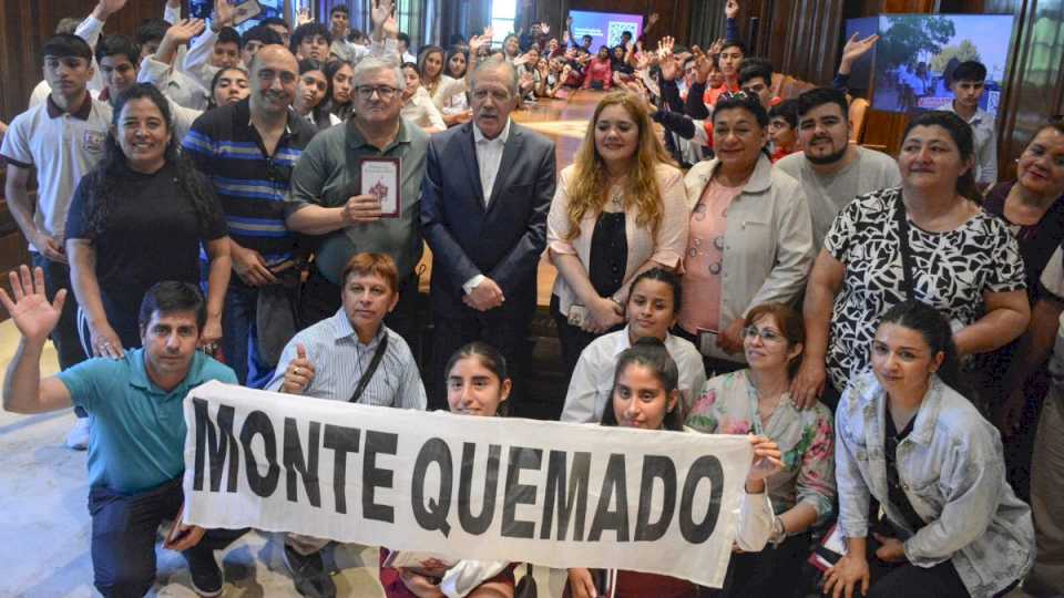 alumnos-de-copo,-robles-y-la-banda-fueron-recibidos-por-el-jefe-de-gabinete