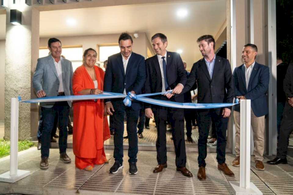 Valdés inauguró la nueva sucursal del Banco de Corrientes en San Cosme