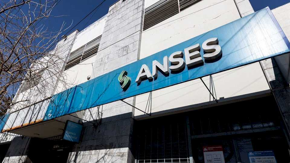 anses:-con-el-aumento-oficial-de-milei,-asi-quedaron-los-tres-bonos-extraordinarios-de-octubre