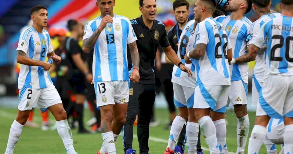 Scaloni dio la lista de la Selección Argentina para las Eliminatorias, con la vuelta de Messi, mucho recambio y sin Dibu Martínez