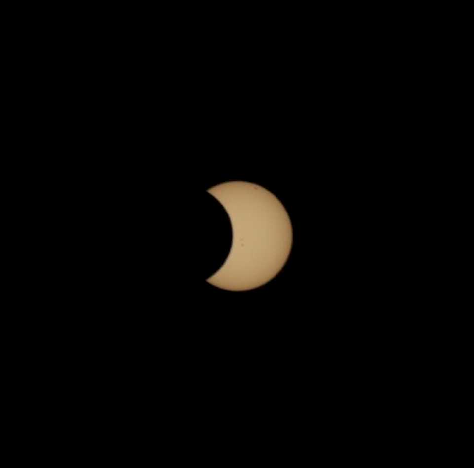 fotos:-asi-se-vio-el-eclipse-solar-desde-villa-carlos-paz