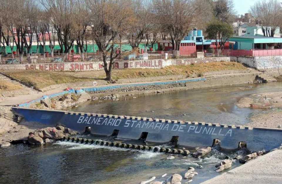 santa-maria-de-punilla:-la-mujer-encontrada-en-costanera-murio-por-asfixia-mecanica