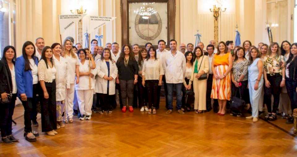 odontologos-de-jujuy-homenajearon-a-la-bandera-de-la-libertad-civil