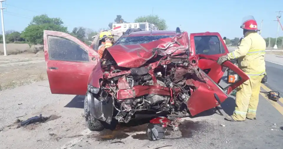 tragedia-en-la-ruta-34:-violento-choque-deja-dos-muertos-y-un-herido-en-forres