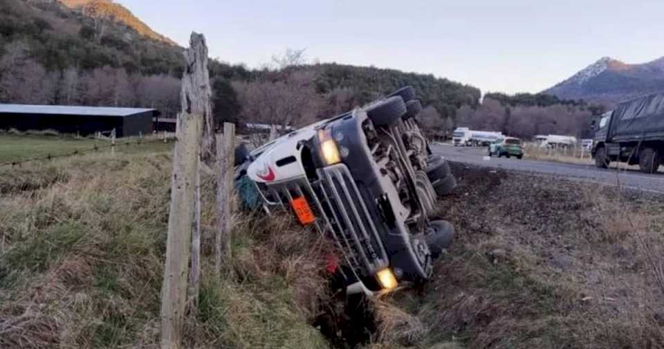 murieron-dos-camioneros-argentinos-en-chile:-uno-por-un-choque-y-el-otro-por-un-paro-cardiorrespiratorio-al-socorrerlo