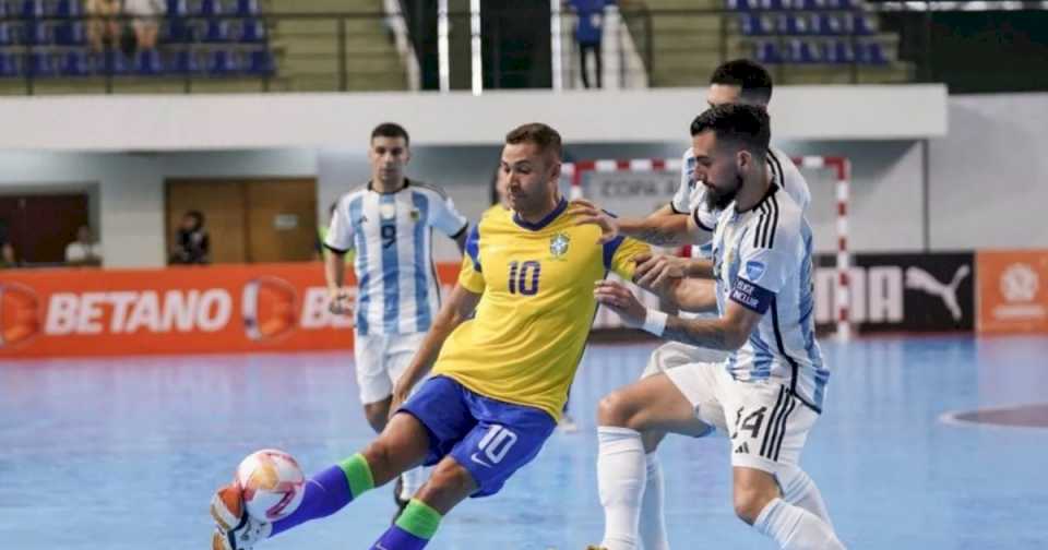 argentina-vs.-brasil,-por-el-mundial-de-futsal-uzbekistan-2024:-¿por-que-es-la-final-de-todos-los-tiempos-entre-los-gigantes-de-sudamerica?