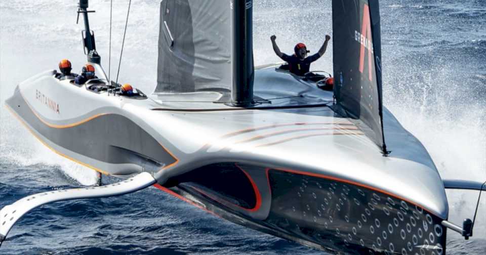 la-america’s-cup-tiene-challenger:-ineos-britannia-derroto-a-luna-rossa