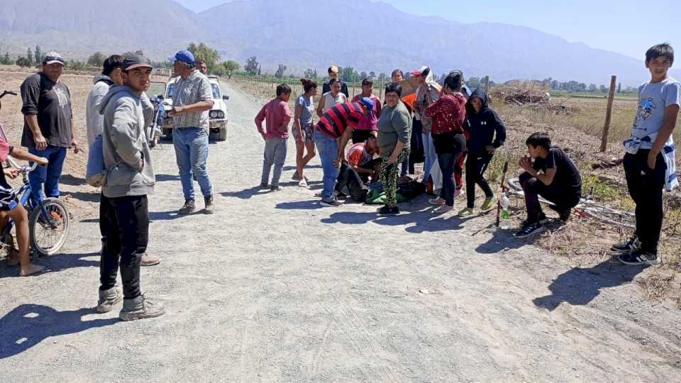 perdio-el-control-de-su-moto,-cayo-y-debio-ser-internado