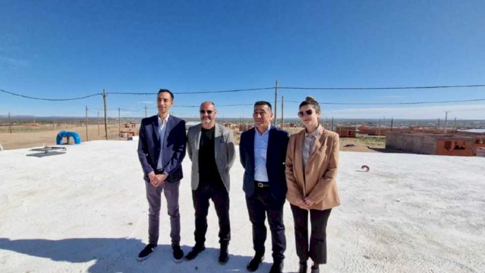 la-municipalidad-de-cutral-co-inauguro-un-reservorio-de-agua-potable-de-dos-millones-y-medio-de-litros