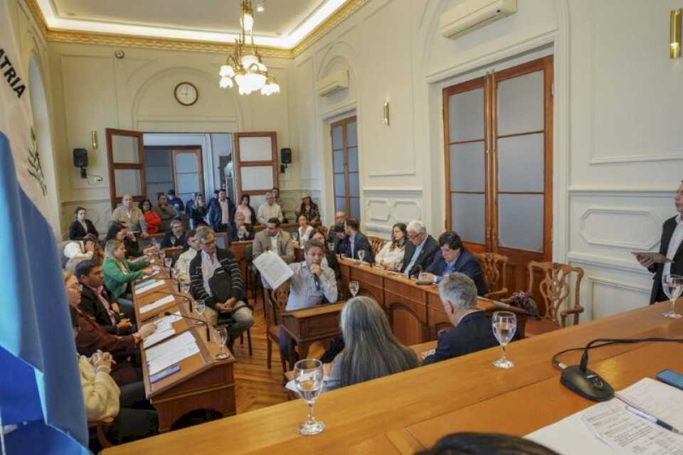 El Concejo recibió argumentos a favor y en contra del aumento del boleto