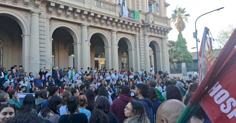 los-empleados-tomaron-el-hospital-nacional-de-salud-mental-laura-bonaparte-y-el-gobierno-se-muestra-inflexible:-«los-numeros-no-dan»