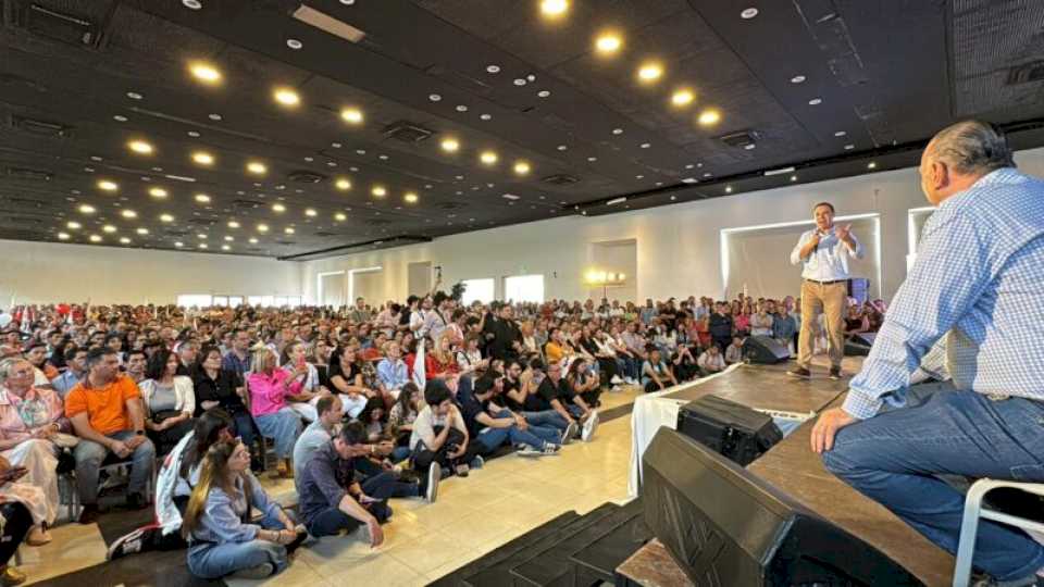 Imágenes del acto de lanzamiento de Valdés como candidato a Presidente de la UCR Corrientes