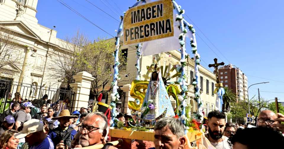 50-anos-de-la-peregrinacion-a-lujan:-los-viejos,-los-nuevos-y-el-«primer-peregrino»-de-esta-caminata