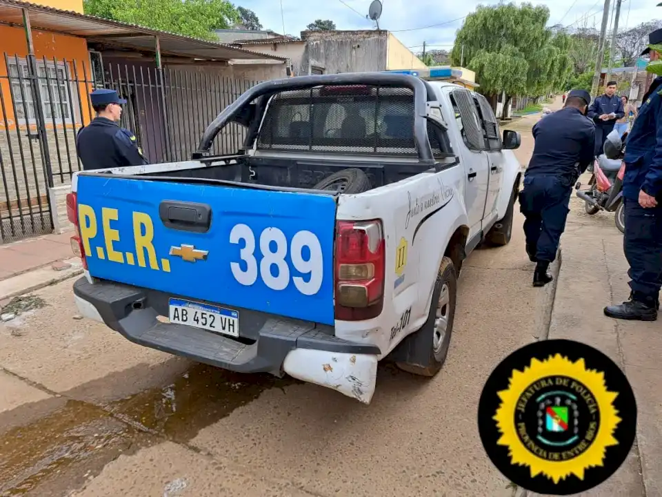 llevaba-una-rueda-mal-habida,-huyo-de-la-policia,-se-metio-a-la-fuerza-en-una-casa,-se-escondio-debajo-de-una-mesa-y-finalmente-quedo-preso.