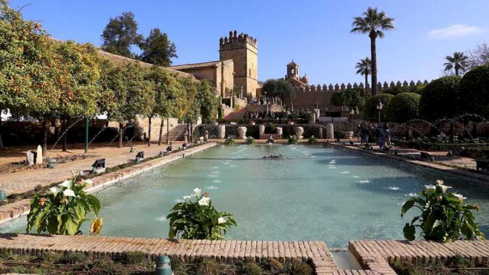 cultura-da-el-visto-bueno-a-la-instalacion-de-nuevos-aseos-en-el-jardin-bajo-del-alcazar-de-cordoba