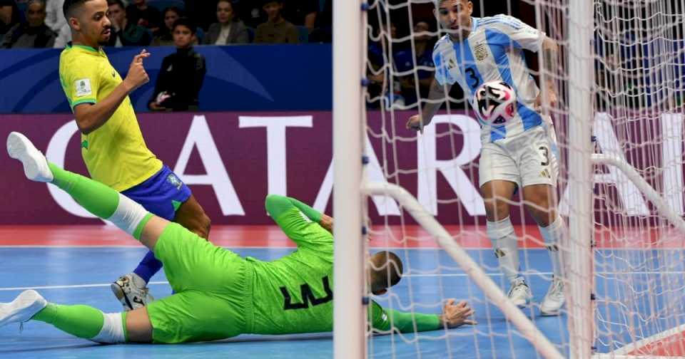 Argentina no pudo con el muro del arquero Willian y Brasil se quedó con su sueño en el Mundial de futsal 2024