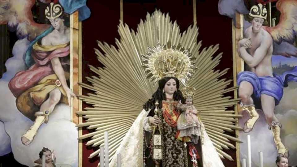 La Virgen del Carmen de San Cayetano estará en besamanos extraordinario