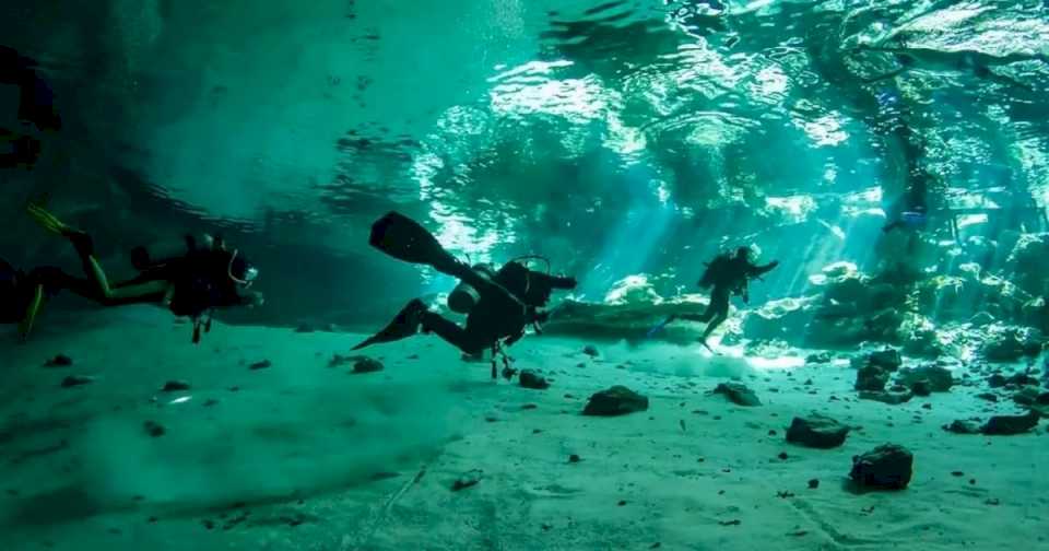 Trágica muerte de un experimentado buzo argentino: quedó atrapado a 28 metros de profundidad en un cenote de México