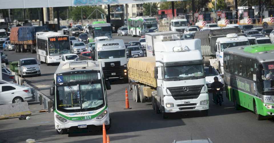 La drástica postura de la Provincia de Buenos Aires tras la desregulación del transporte de pasajeros