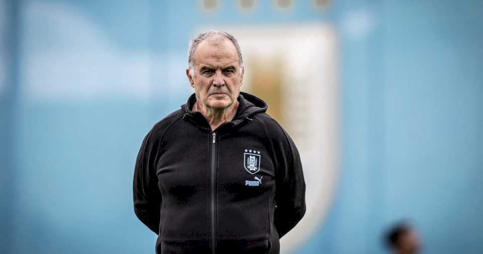 La selección de Uruguay se reencontró cara a cara con Marcelo Bielsa tras las explosivas declaraciones de Suárez y los referentes