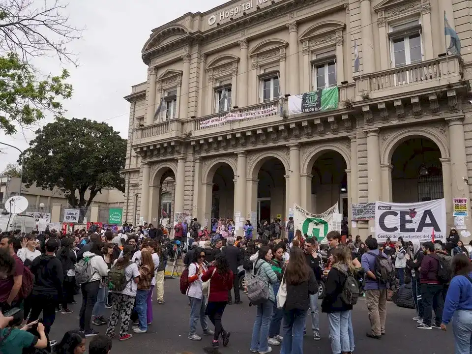 hospital-bonaparte:-el-gobierno-afirmo-que-no-se-cerrara,-pero-sera-«reestructurado»