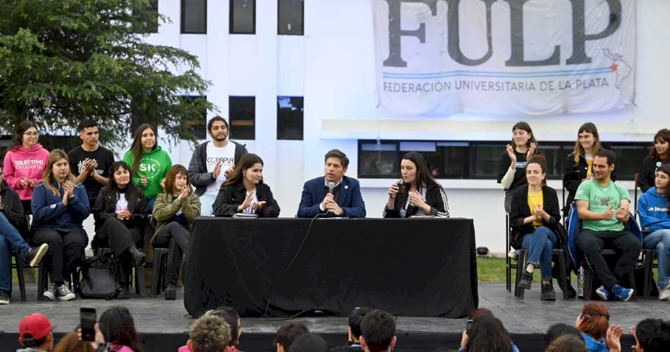 En silencio, Axel Kicillof espera por una charla con Cristina y le abre el territorio a Ricardo Quintela