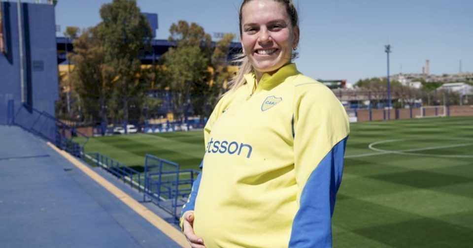 Camila Gómez Ares, la ’10’ de Boca que está embarazada y no deja de entrenar: «En otra época era difícil volver a jugar»