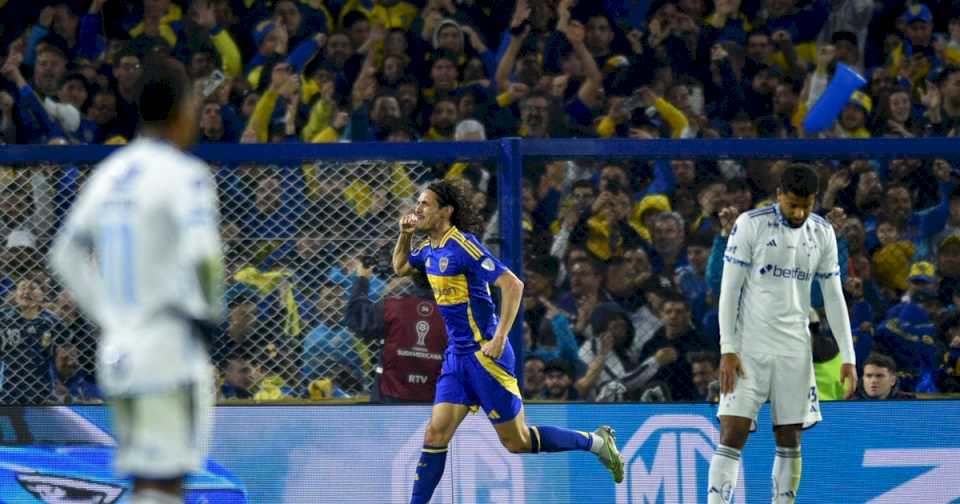 boca-espera-por-gago-pero-recibio-una-mala-noticia-de-la-conmebol:-multa-millonaria-por-una-infraccion-durante-el-partido-contra-cruzeiro