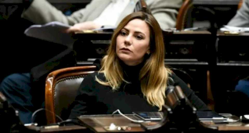 el-partido-justicialista-repudio-la-ausencia-en-la-sesion-de-la-diputada-fernanda-avila