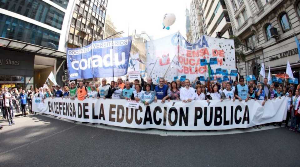 las-universidades-del-pais-van-al-paro-total-tras-el-apoyo-al-veto