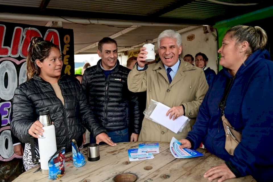 Poggi e Hissa inauguraron 400 luminarias en el barrio Eva Perón