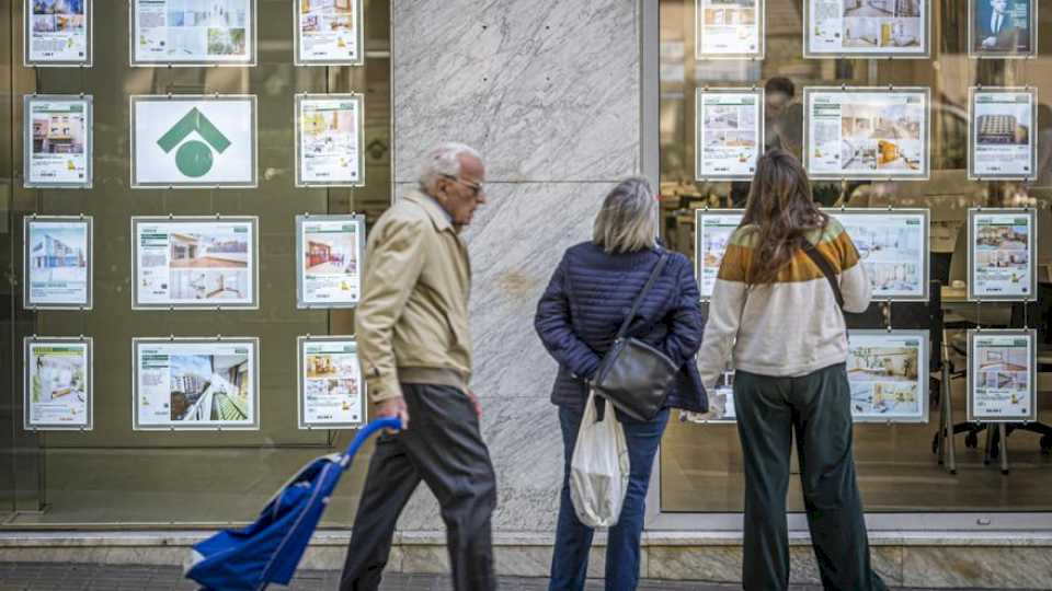 La escalada en los precios del alquiler cumple cuatro años con la oferta de viviendas en mínimos